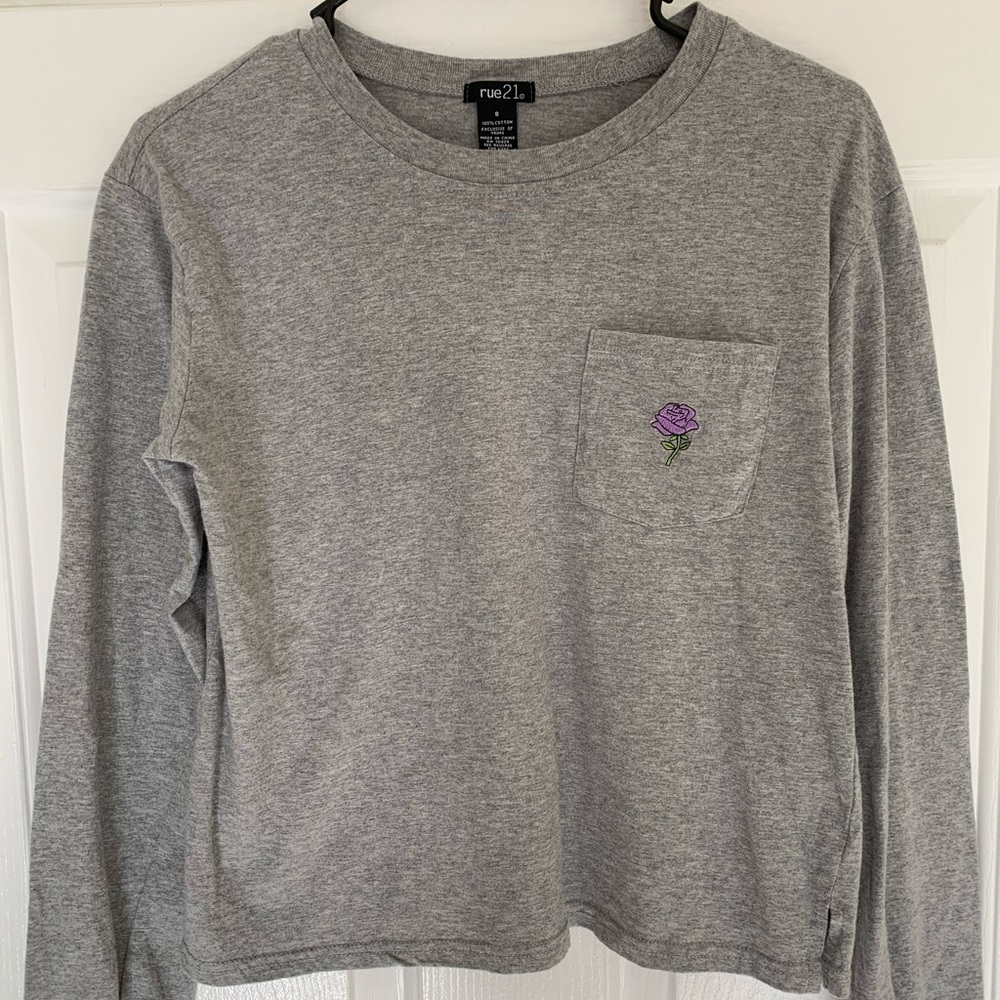 Buy 2 & get 2 free! Rue 21 rose pocket shirt